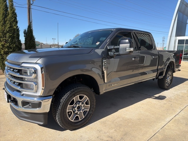 2025 Ford F-250 Super Duty Lariat's photo