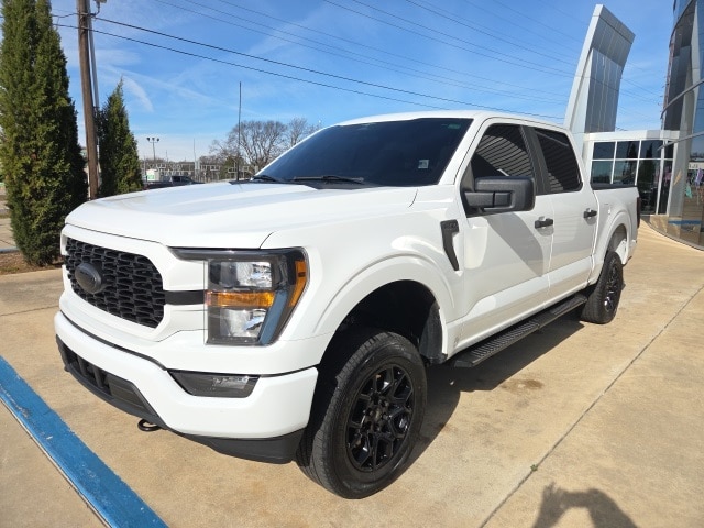 2023 Ford F-150 XL's photo