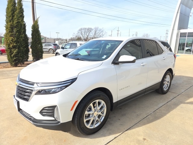 2022 Chevrolet Equinox LT's photo