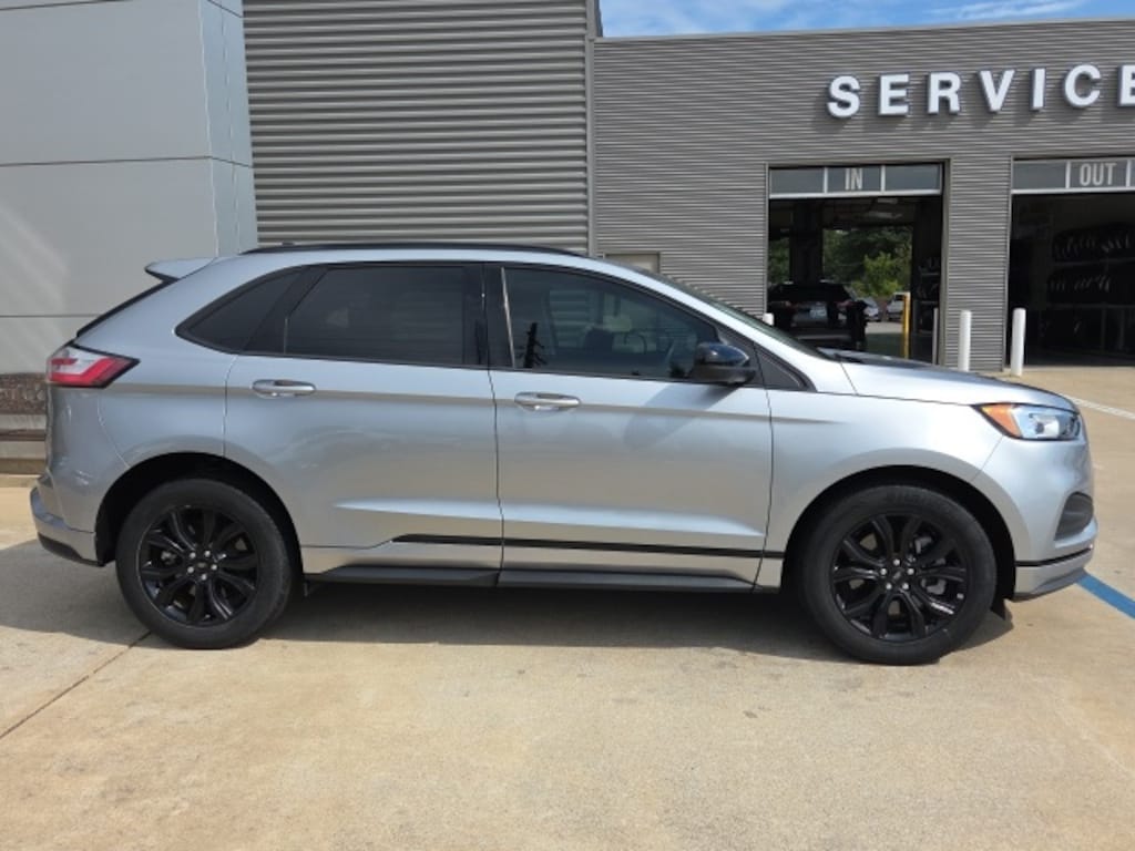 Used 2022 Ford Edge SE SUV