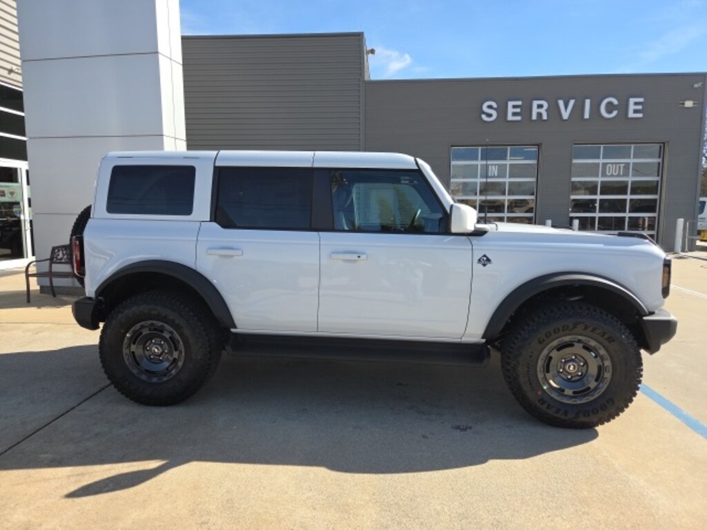 New 2025 Ford Bronco Outer Banks SUV
