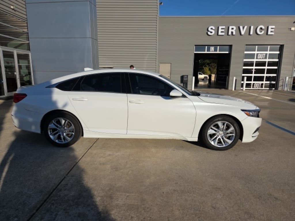 Used 2018 Honda Accord LX Sedan