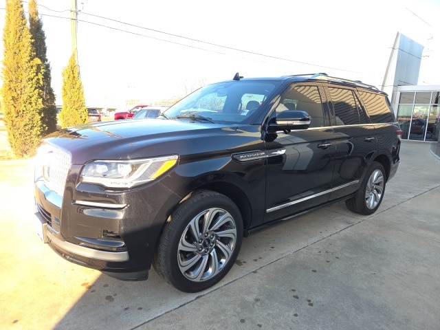 2023 Lincoln Navigator Reserve's photo