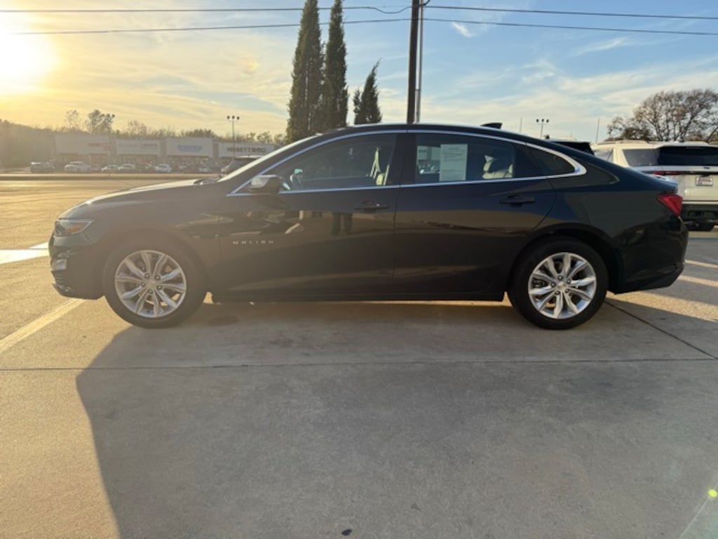 Used 2024 Chevrolet Malibu LT w/1LT Sedan