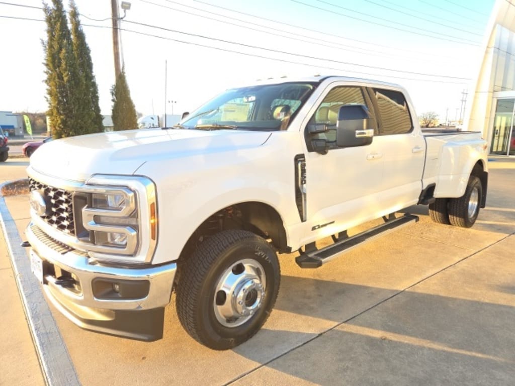 New 2025 Ford Super Duty F-350 Lariat TRUCK