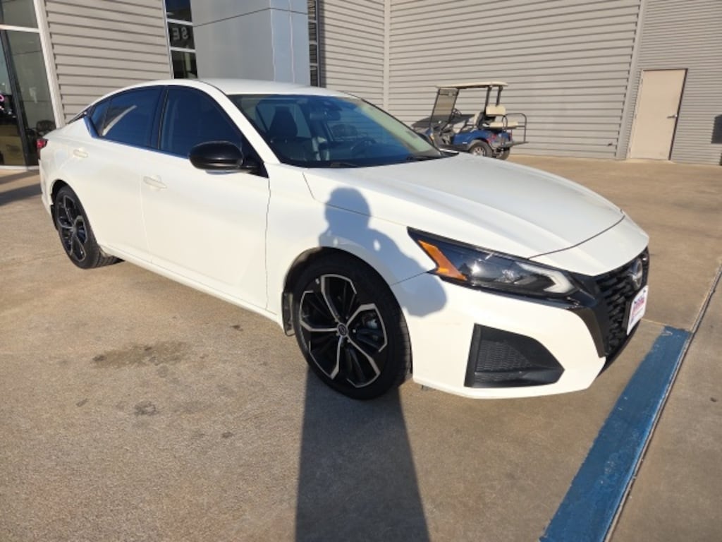 Used 2023 Nissan Altima 2.5 SR Sedan