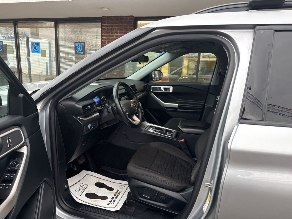 2020 Ford Explorer XLT - Photo 9