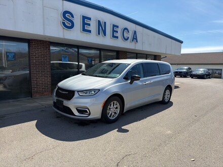 2024 Chrysler Pacifica Touring L Minivan/Van
