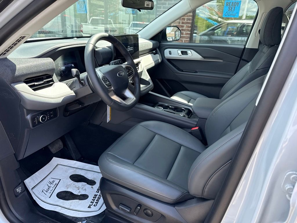 2026 Ford Explorer Active - Photo 4