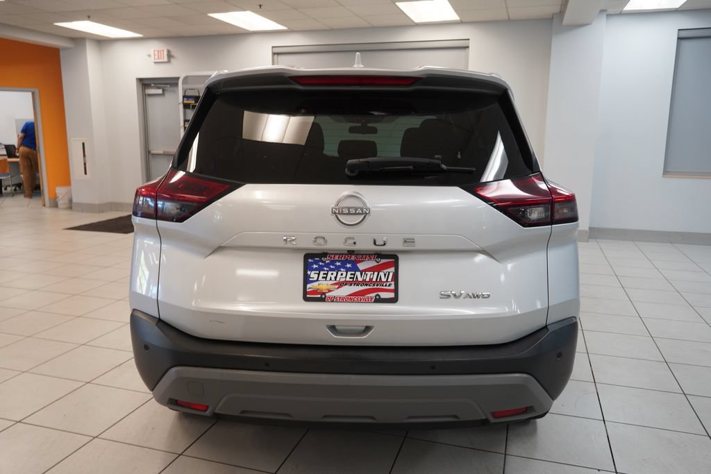 2022 Nissan Rogue SV - Photo 8