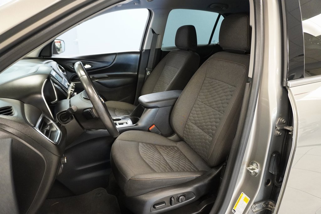 2019 Chevrolet Equinox LT photo 3