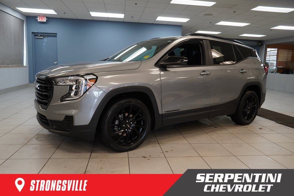 2024 GMC Terrain SLE's photo