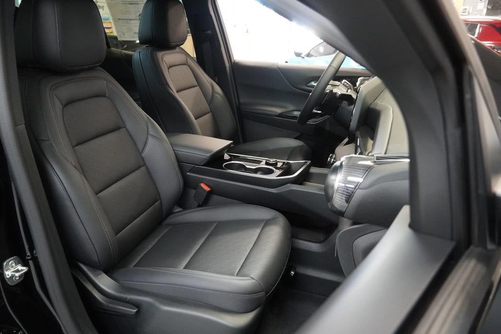 2027 Chevrolet Equinox LT - Photo 34