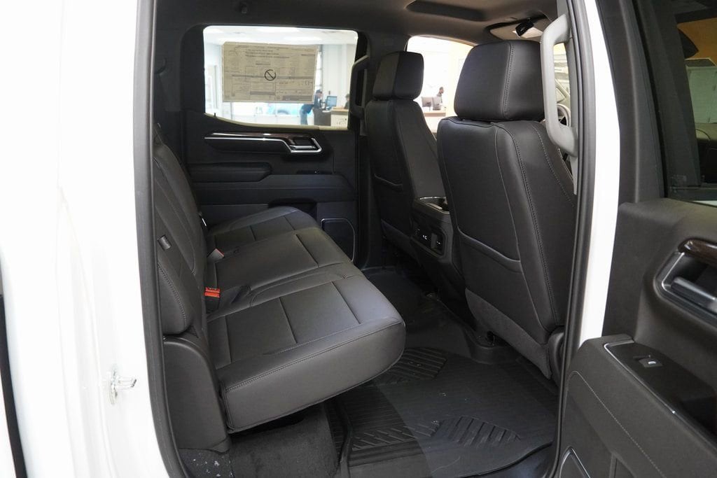 2025 Chevrolet Silverado 1500 LT - Photo 19