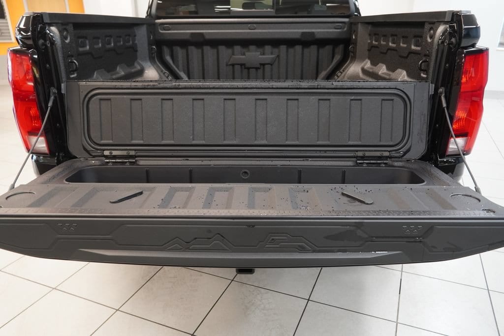 2026 Chevrolet Colorado ZR2 - Photo 10