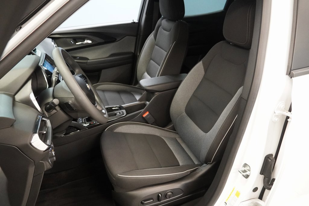 2023 Chevrolet Trailblazer LT photo 3