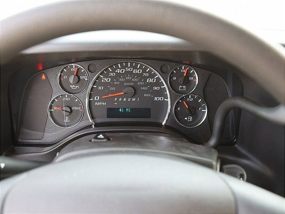 2025 Chevrolet Express Cargo Work Van - Photo 28