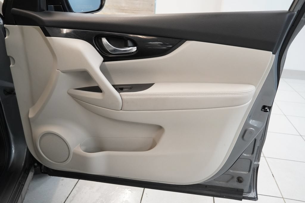2017 Nissan Rogue Sport SV - Photo 32