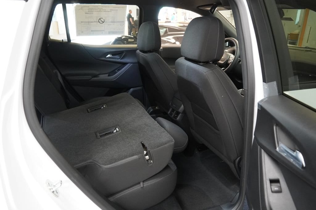 2027 Chevrolet Equinox LT - Photo 22