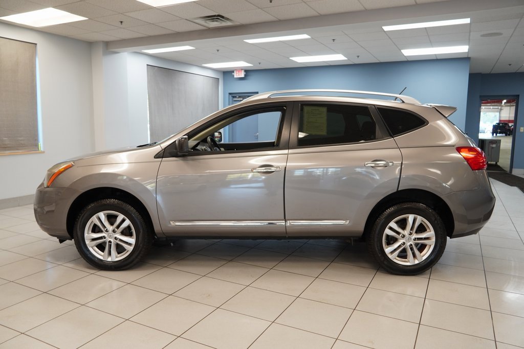 2015 Nissan Rogue Select S photo 2