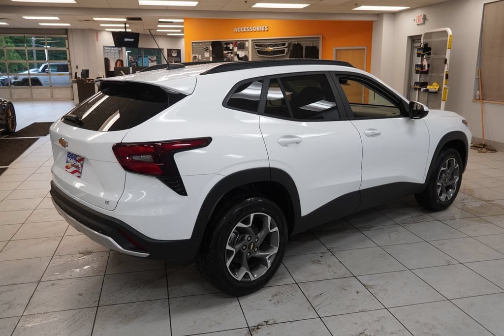 2026 Chevrolet Trax LT - Photo 11