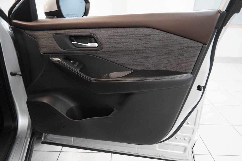 2022 Nissan Rogue SV - Photo 32