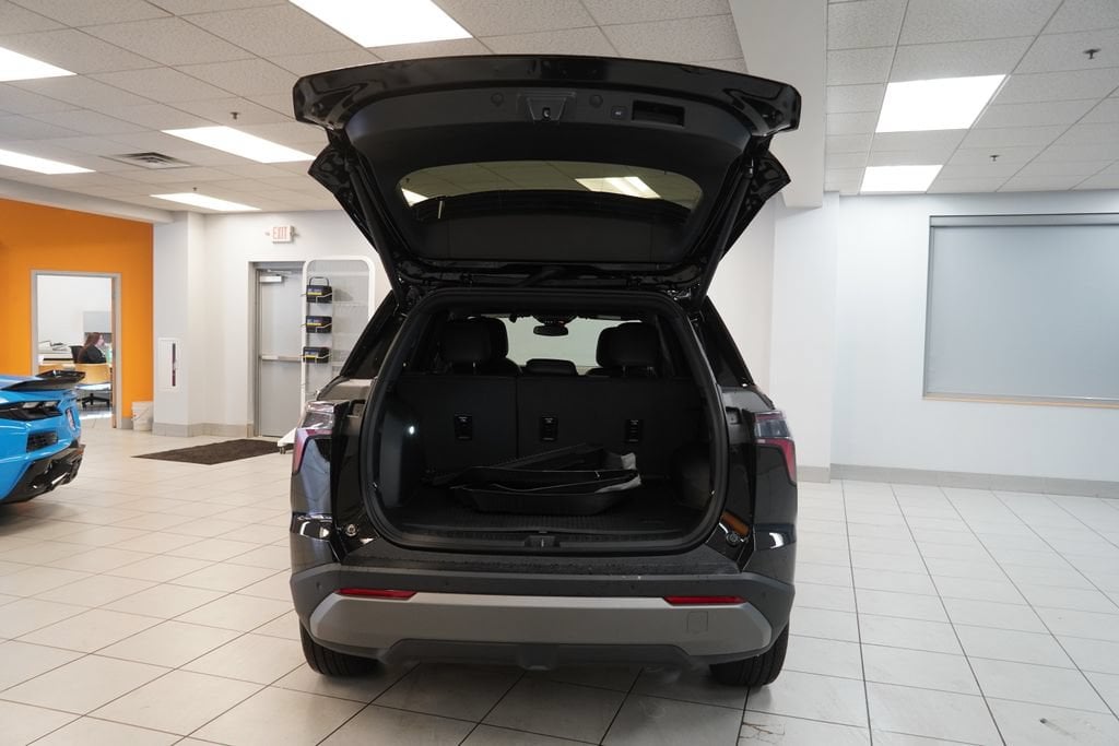 2027 Chevrolet Equinox LT - Photo 7