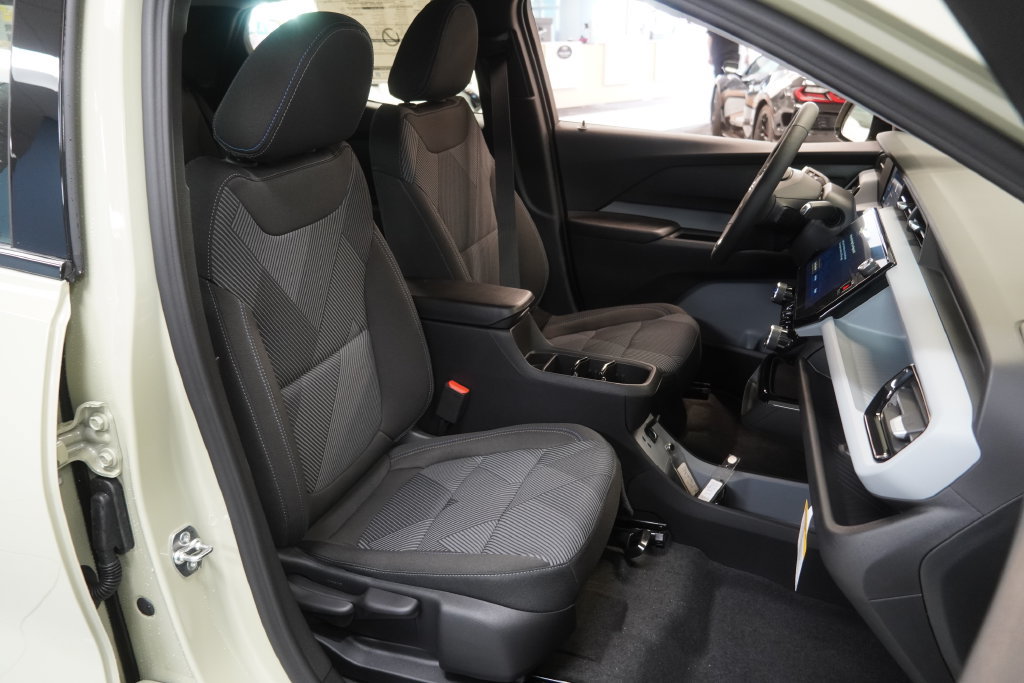 2027 Chevrolet Bolt LT - Photo 23