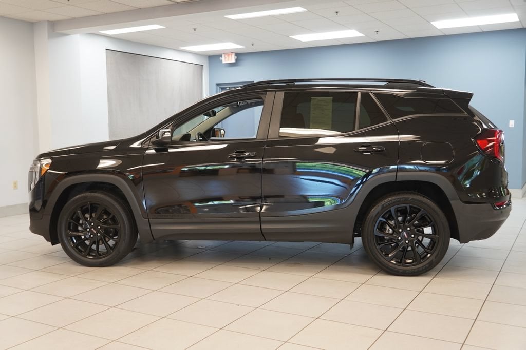 Used 2023 GMC Terrain SLE SUV