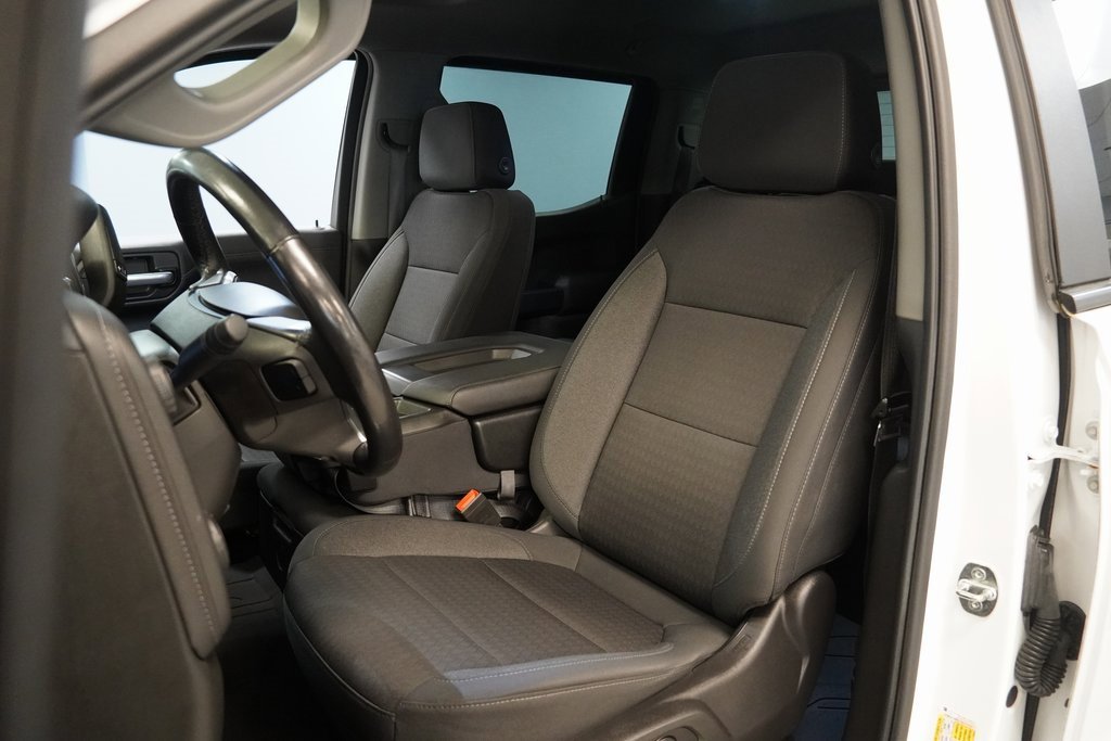 2021 Chevrolet Silverado 1500 LT photo 3