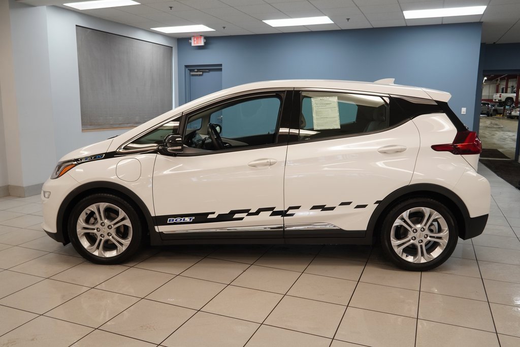 Used 2021 Chevrolet Bolt EV LT with VIN 1G1FY6S03M4111314 for sale in Strongsville, OH