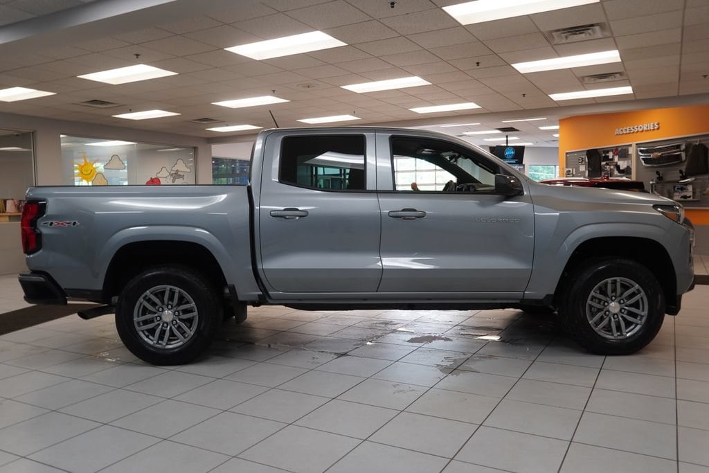2026 Chevrolet Colorado LT - Photo 14