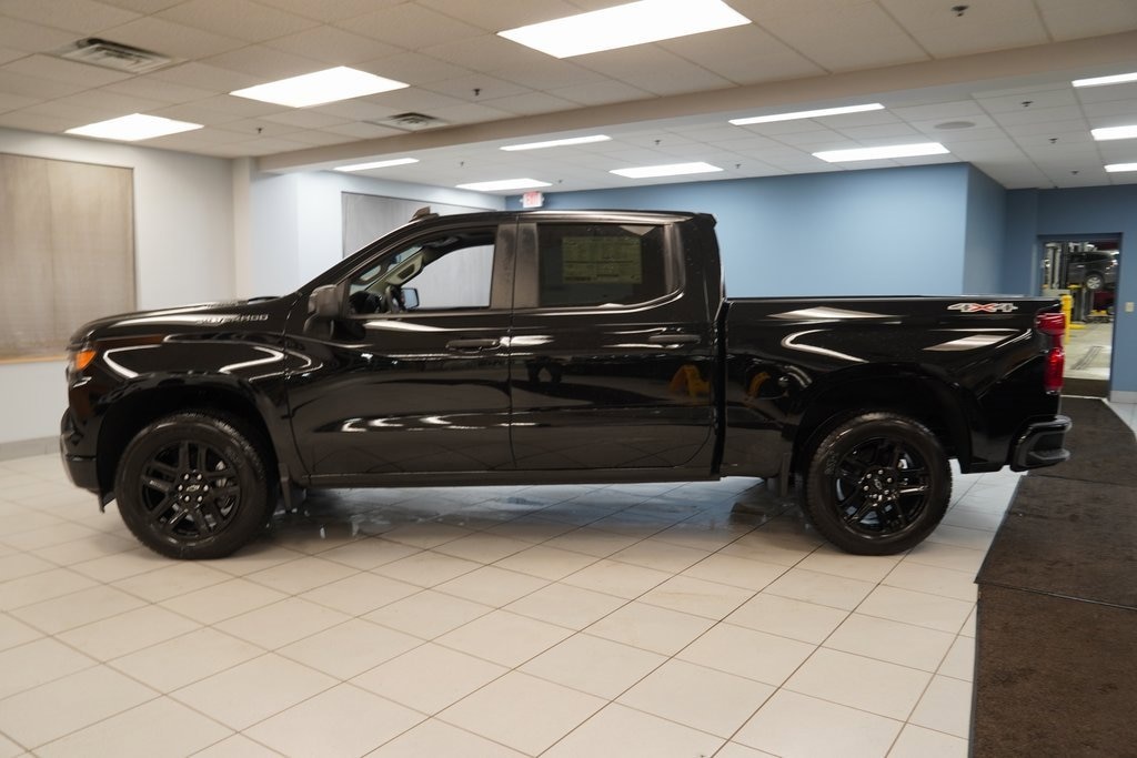 New 2025 Chevrolet Silverado 1500 Custom Truck