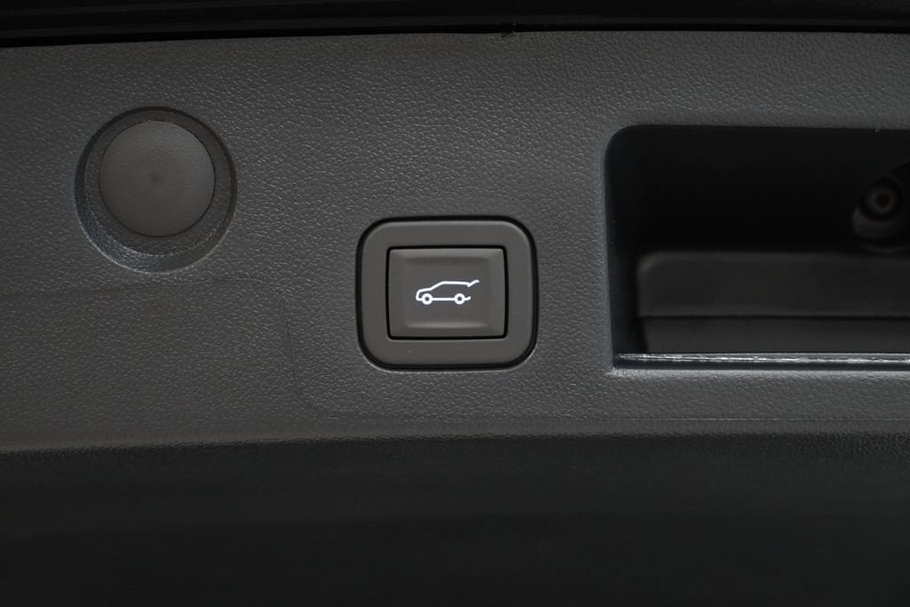 2027 Chevrolet Equinox LT - Photo 9