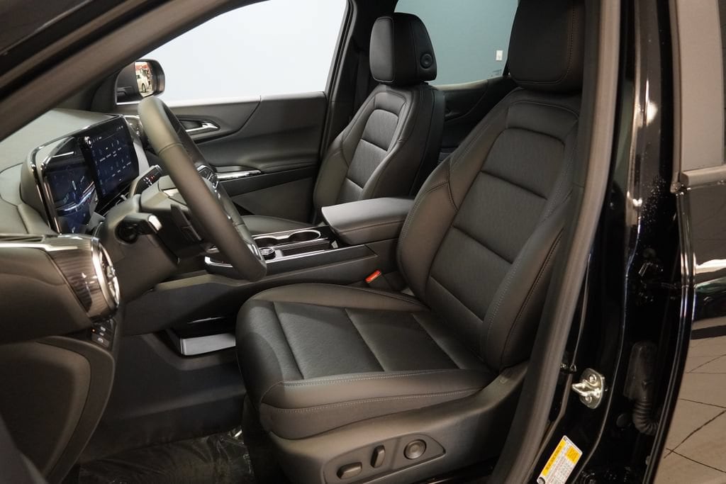 2027 Chevrolet Equinox LT - Photo 3