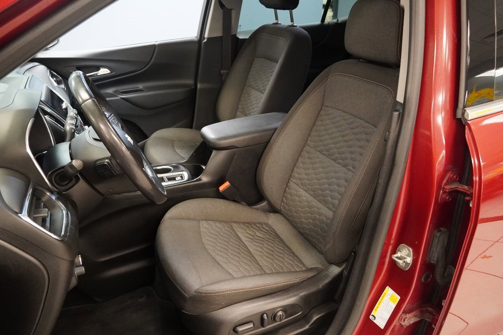 2019 Chevrolet Equinox LT photo 3