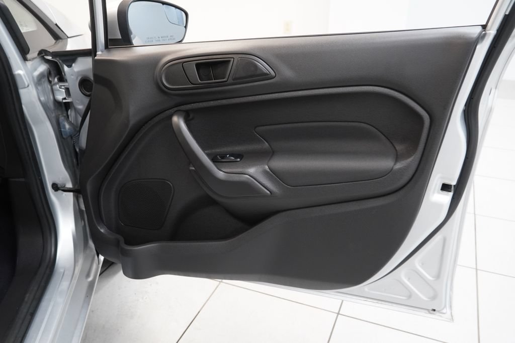 2018 Ford Fiesta SE - Photo 27