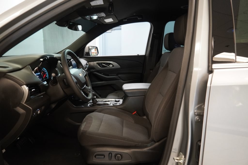 Used 2024 Chevrolet Traverse Limited LT Cloth SUV