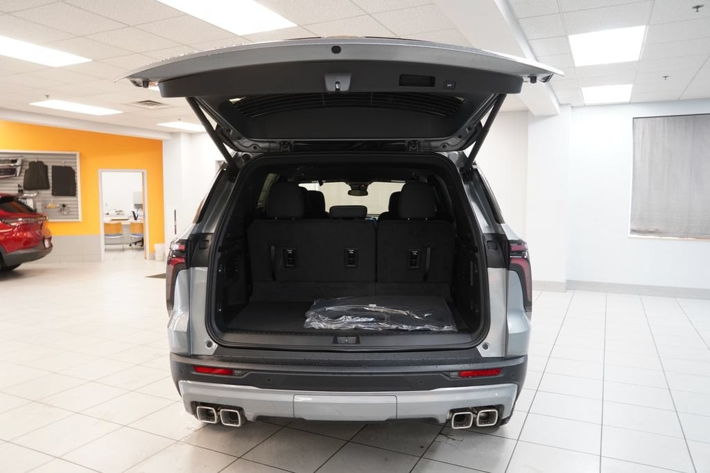 2027 Chevrolet Traverse LT - Photo 8