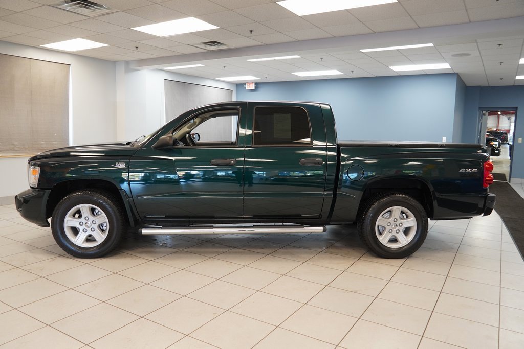 2011 Dodge Dakota SXT SLT photo 2