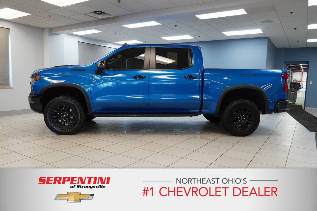 2023 Chevrolet Silverado 1500 ZR2 photo 2