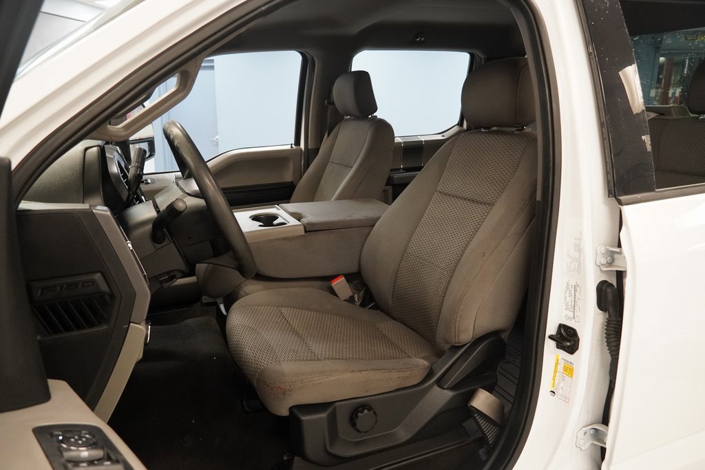 2020 Ford F-150 XLT photo 2