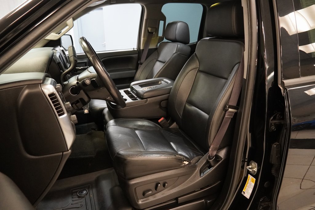 2017 Chevrolet Silverado 1500 LT photo 3