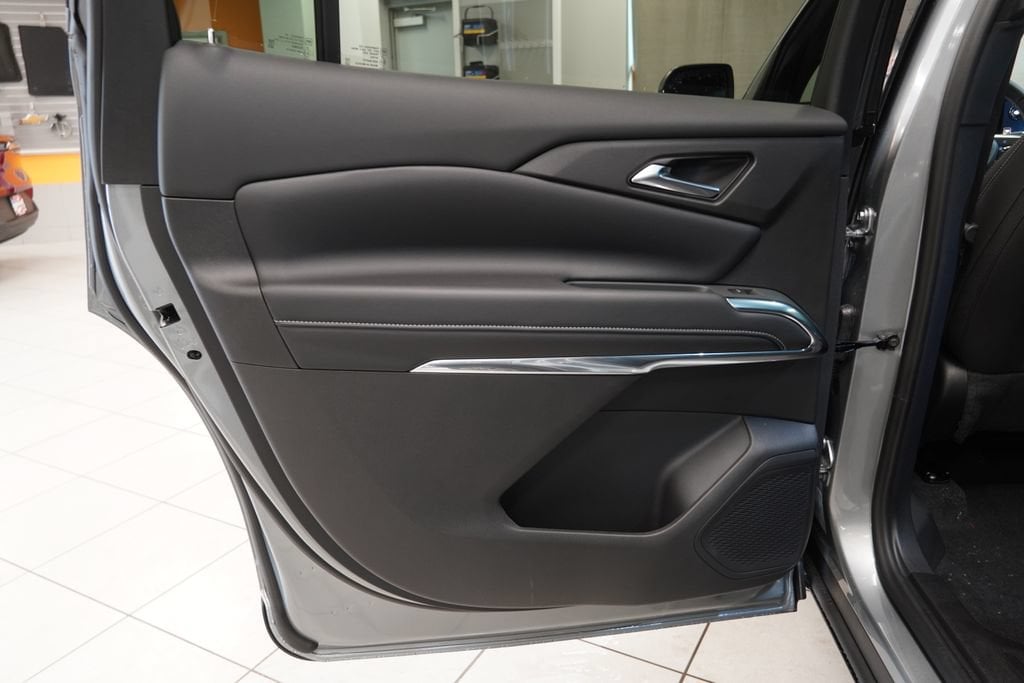 2027 Chevrolet Traverse LT - Photo 26