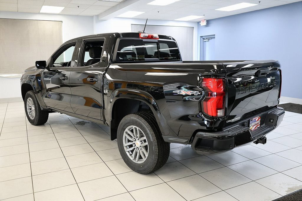 2026 Chevrolet Colorado LT photo 2