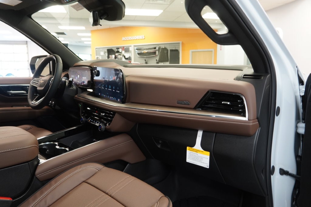 2027 Chevrolet Suburban High Country - Photo 41