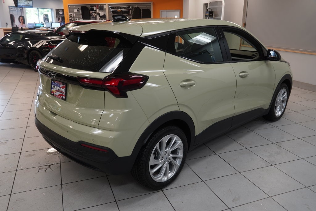 2027 Chevrolet Bolt LT - Photo 11