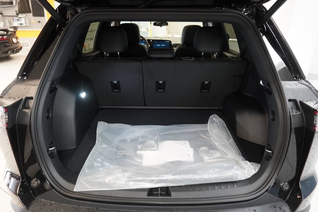 2027 Chevrolet Equinox LT - Photo 10