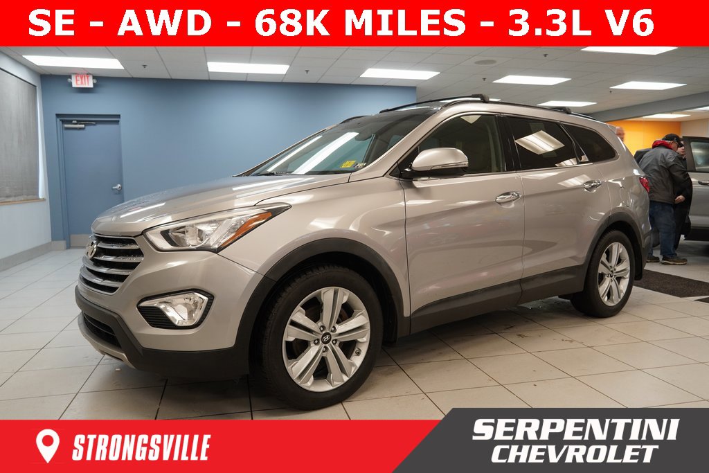 2016 Hyundai Santa Fe SE's photo