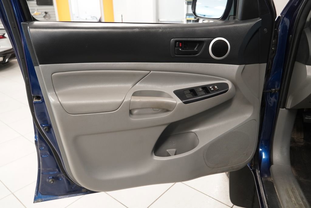 2015 Toyota Tacoma Base - Photo 16